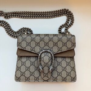 Gucci Beige GG Supreme Shoulder Bag